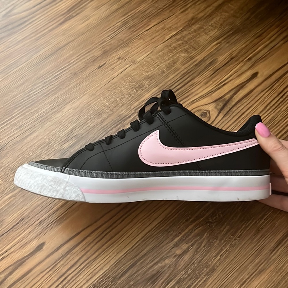 Nike Black and Pink Women's Sneakers